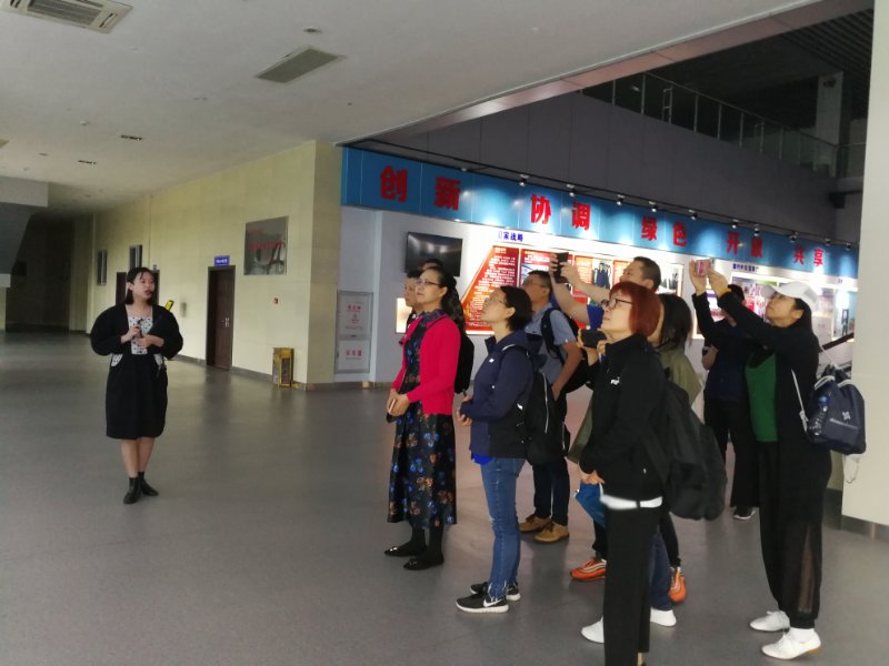 参观1.jpg